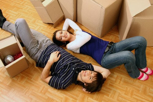Residential and commercial moving support around West Kensington